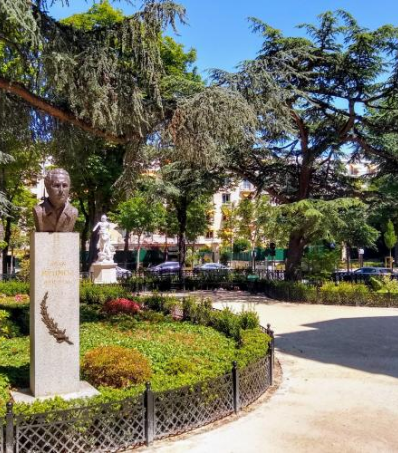 personnes faisant du pilates